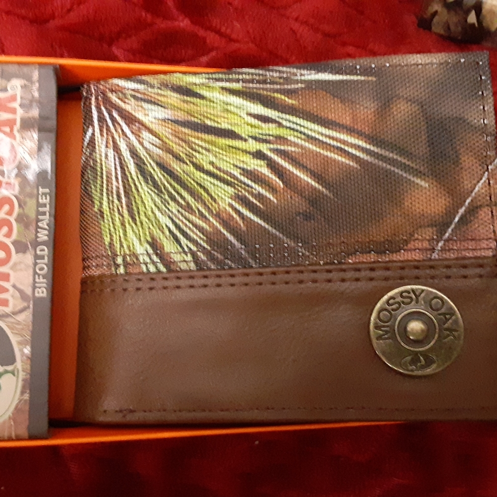 Mossy Oak Men's Bi-fold Wallet